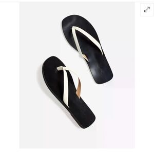 MADEWELL
Gabi Leather Thong Sandals - White Pebble